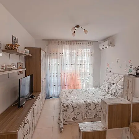 Paradise - Please Yourself With Solmar Apartmets